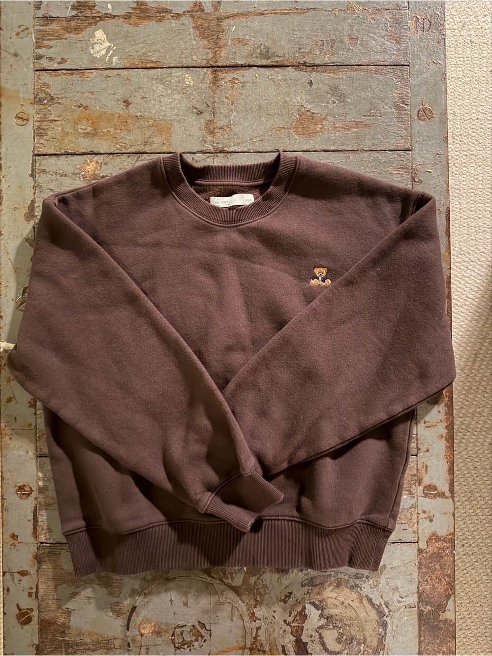 Oak and Fort NWOT Women's Brown Crewneck Sweatshirt with Subtle Bear Embroidery
